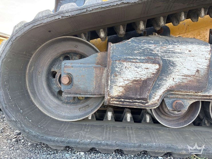 2022-deere-333g-image-38