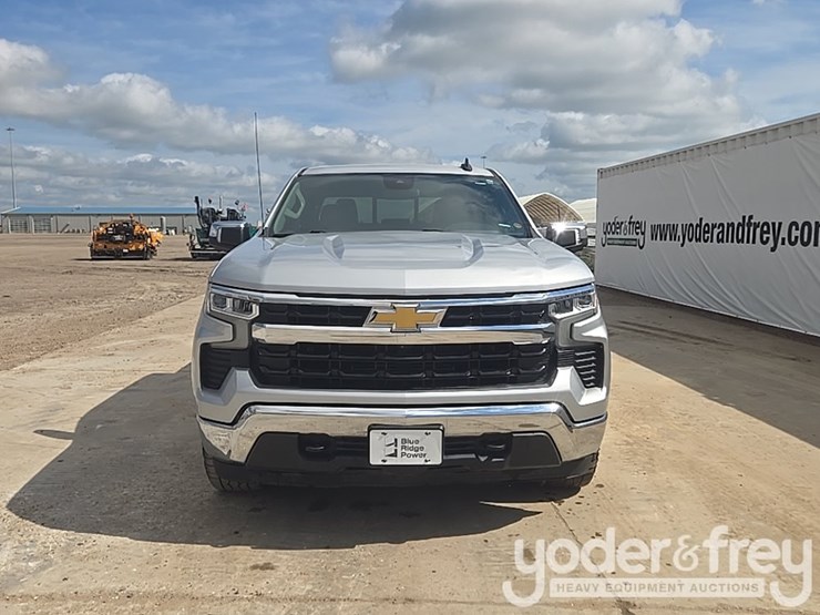 2022-chevrolet-1500-image-8