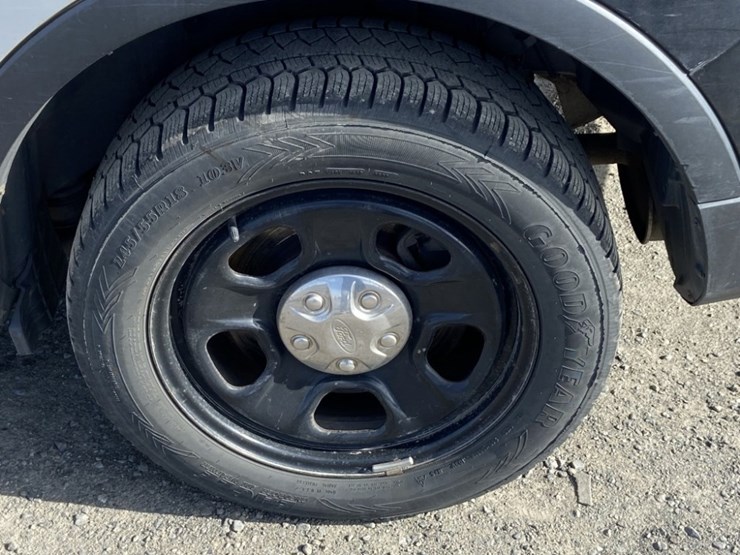 2017-ford-explorer-image-31