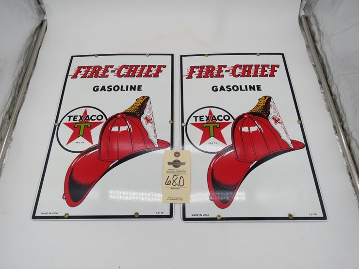 pair-of-porcelain-texaco-fire-chief-pump-plates-image-1