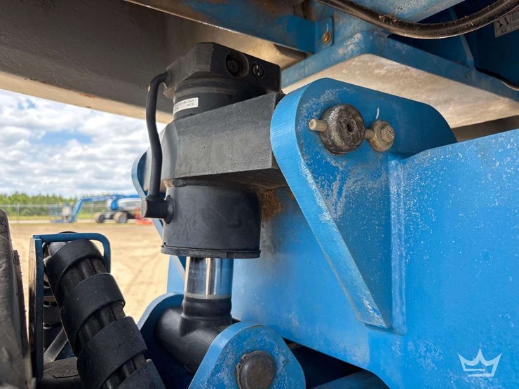 2013-genie-z-80-80ft-4x4-articulating-boom-lift-image-39
