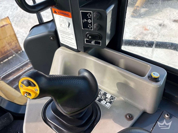 2017-komatsu-d61pxi-24-image-19