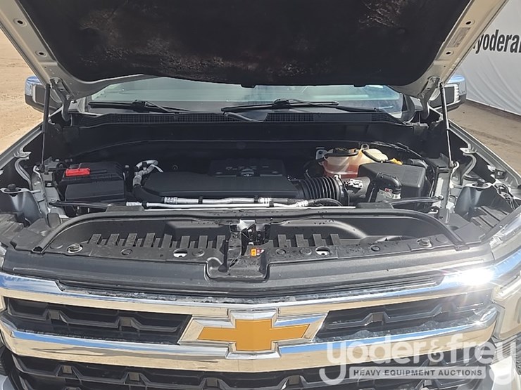 2022-chevrolet-1500-image-16