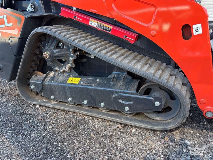 2024-kubota-scl1000-image-34