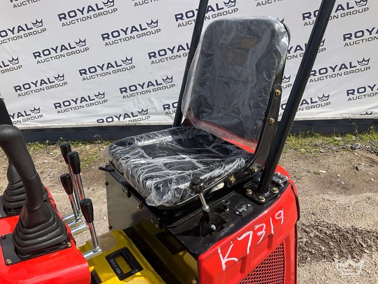 2025-me15-mini-excavator-image-10