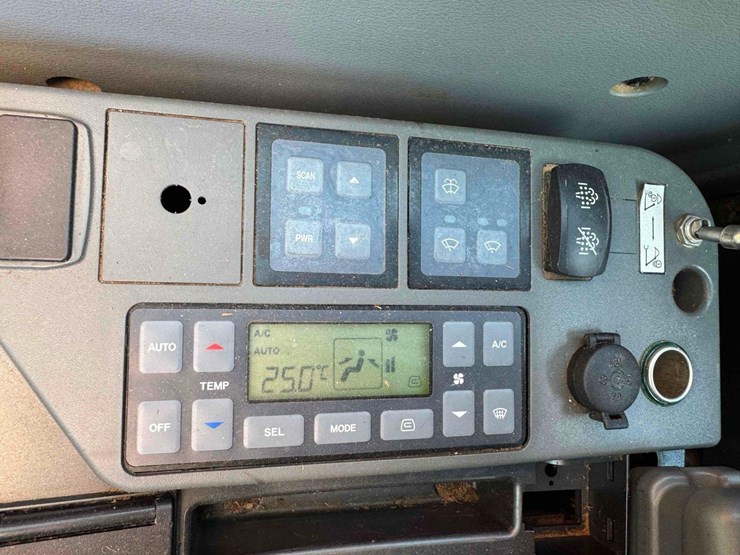 2021-doosan-dx225-lc-5-image-29