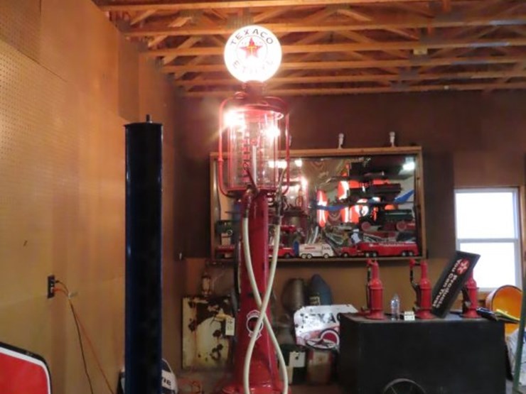 fry-"mae-west"-upright-visible-gas-pump-with-rare-texaco-ethyl-globe-image-12