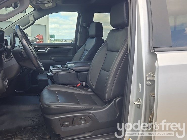 2022-chevrolet-1500-image-30