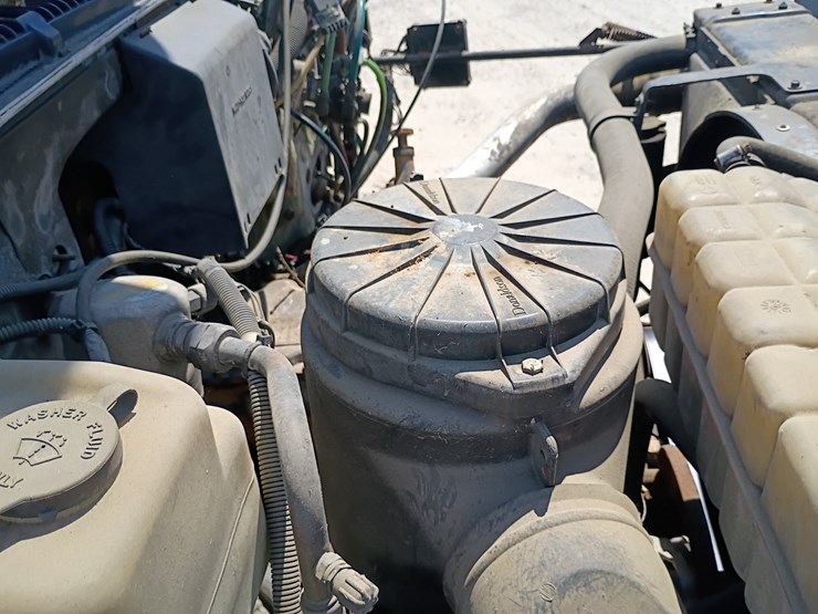#24215-•-1999-gmc-c7500-bucket-truck-image-26