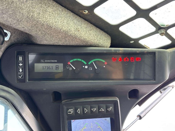 2022-deere-333g-image-21