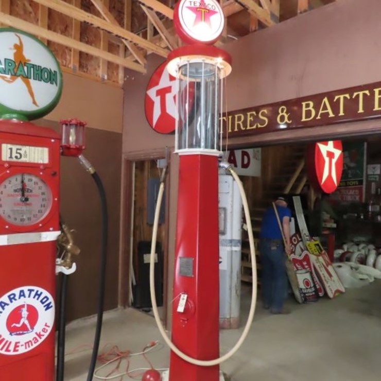 Wayne upright Visible 10 Gallon Gas pump With Texaco Globe