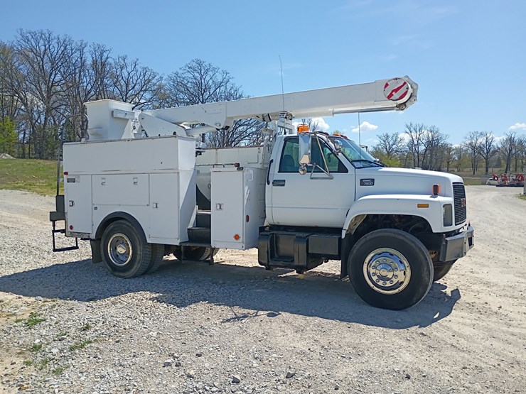 #24215-•-1999-gmc-c7500-bucket-truck-image-12