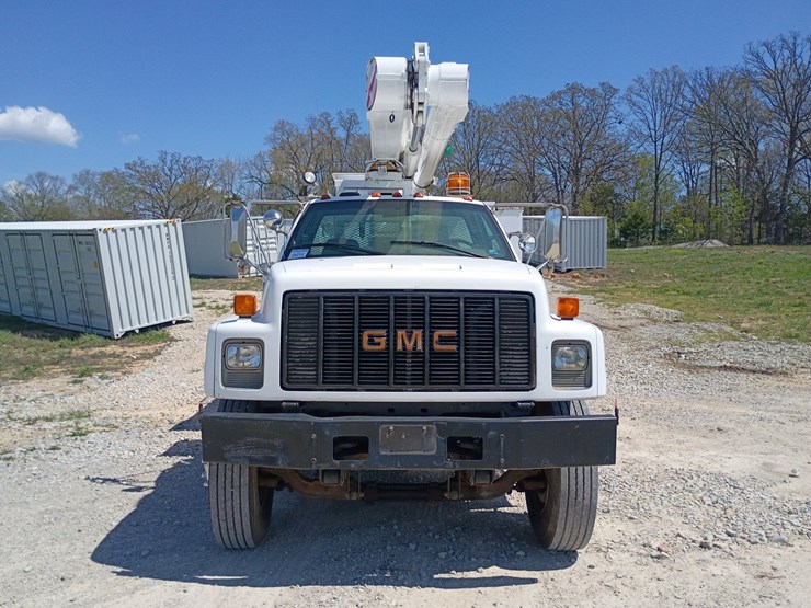 #24215-•-1999-gmc-c7500-bucket-truck-image-15