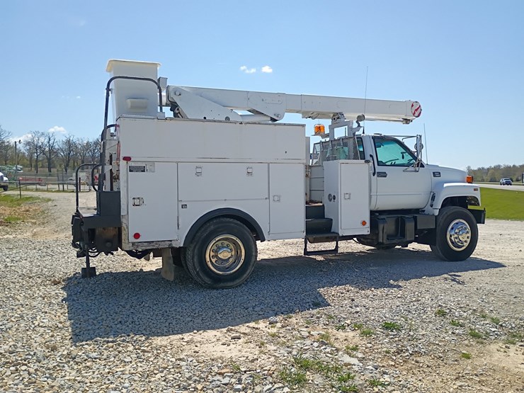 #24215-•-1999-gmc-c7500-bucket-truck-image-10