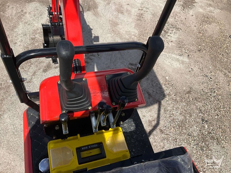 2025-me15-mini-excavator-image-10