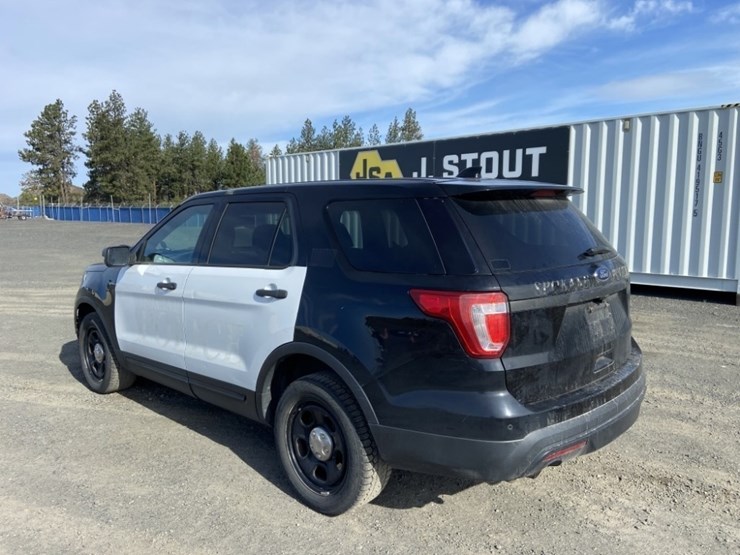 2017-ford-explorer-image-3