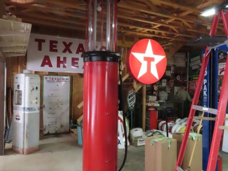 wayne-upright-visible-10-gallon-gas-pump-with-texaco-globe-image-2