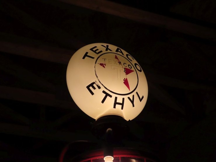 fry-"mae-west"-upright-visible-gas-pump-with-rare-texaco-ethyl-globe-image-14