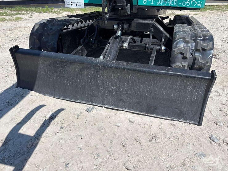 2026-cfg-industrial-h16r-mini-excavator-image-9