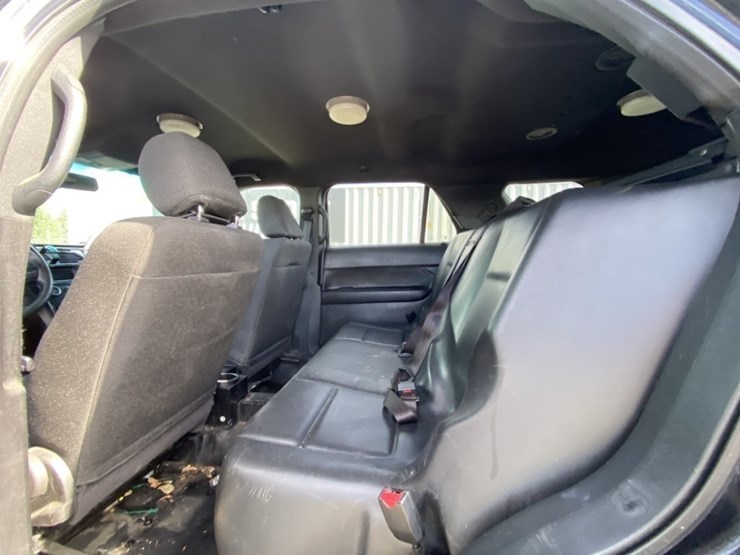 2017-ford-explorer-image-26