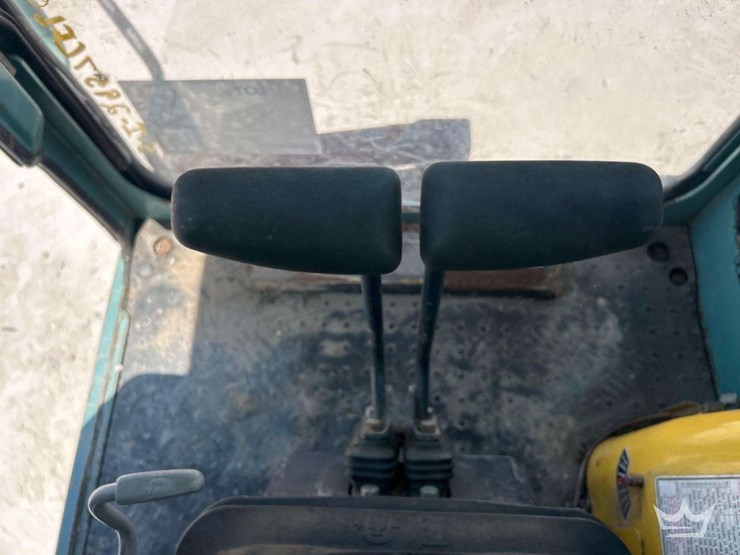 2012-yanmar-c50r-3c-image-23