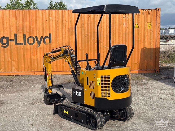 2026-cfg-industrial-h13r-mini-excavator-image-4