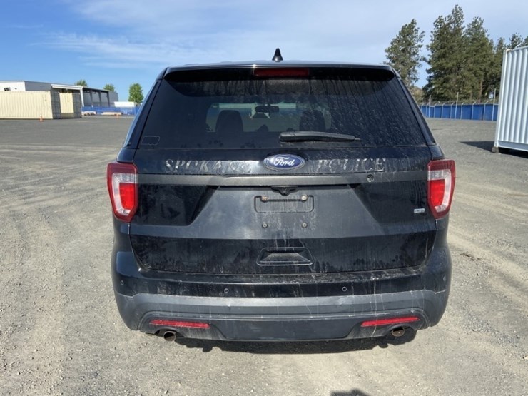 2017-ford-explorer-image-4