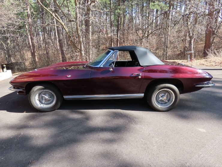 1964-chevrolet-corvette-stingray-roadster-image-38
