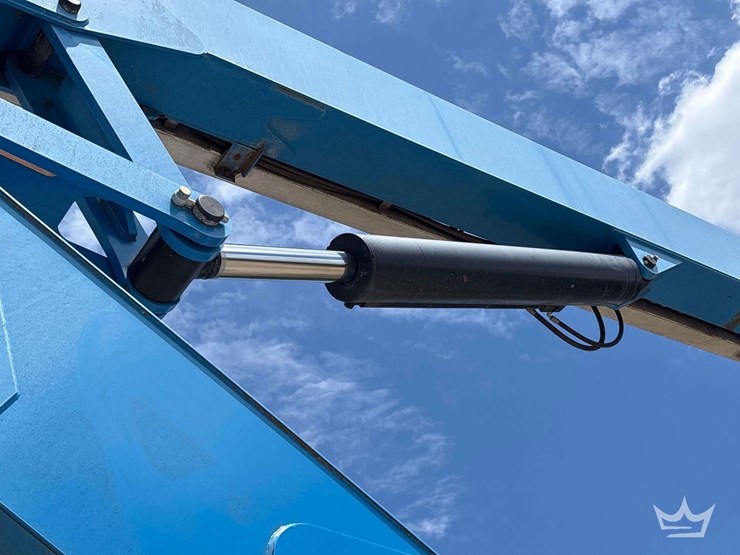 2013-genie-z-80-80ft-4x4-articulating-boom-lift-image-11