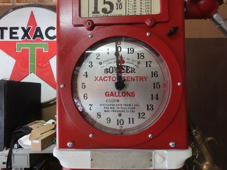bowser-clockface-gas-pump-with-marathon-globe-image-2