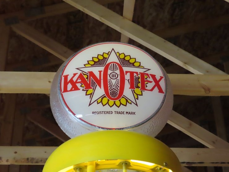 butler-upright-visible-10-gallon-gas-pump-with-kanotex-glass-globe-image-13