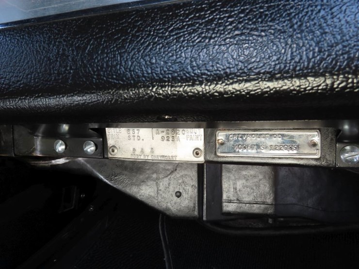 1964-chevrolet-corvette-stingray-roadster-image-26