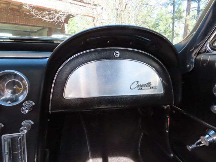 1964-chevrolet-corvette-stingray-roadster-image-18