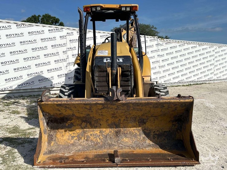 2014-caterpillar-420f-image-35