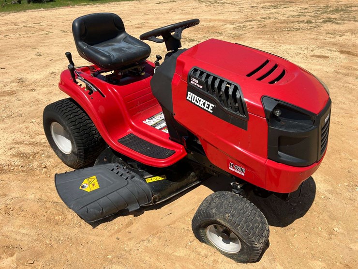 huskee-lt4200-image-4