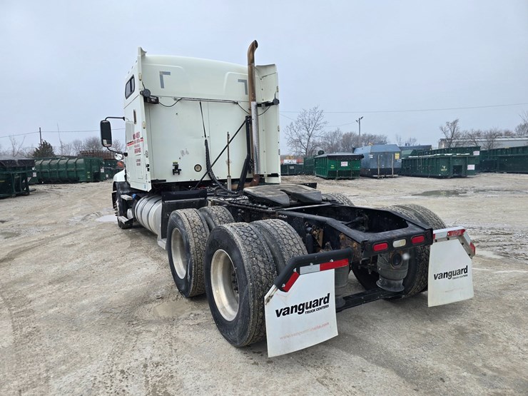 #22593-•-2016-mack-cxu613-pinnacle-sleeper-truck-image-7