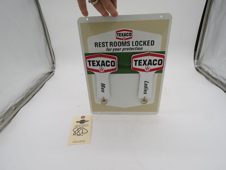 nos-texaco-bathroom-key-plaquard-image-5