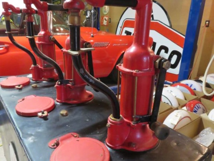 restored-texaco-lubster-cart-on-steel-wheels-image-6