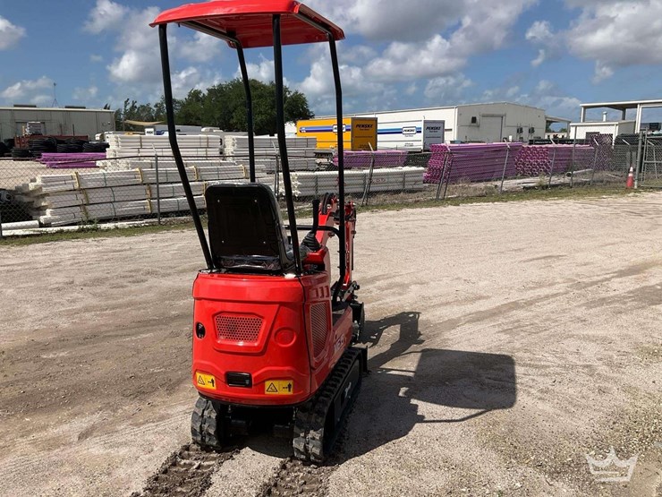 2025-me15-mini-excavator-image-3