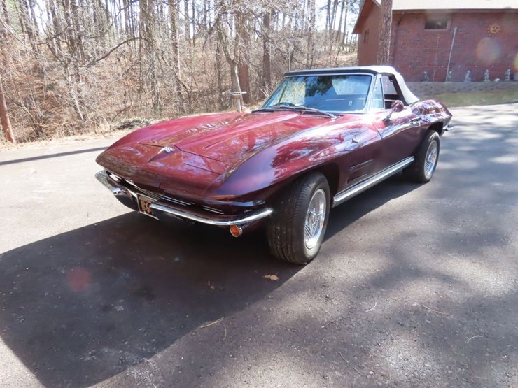 1964-chevrolet-corvette-stingray-roadster-image-12