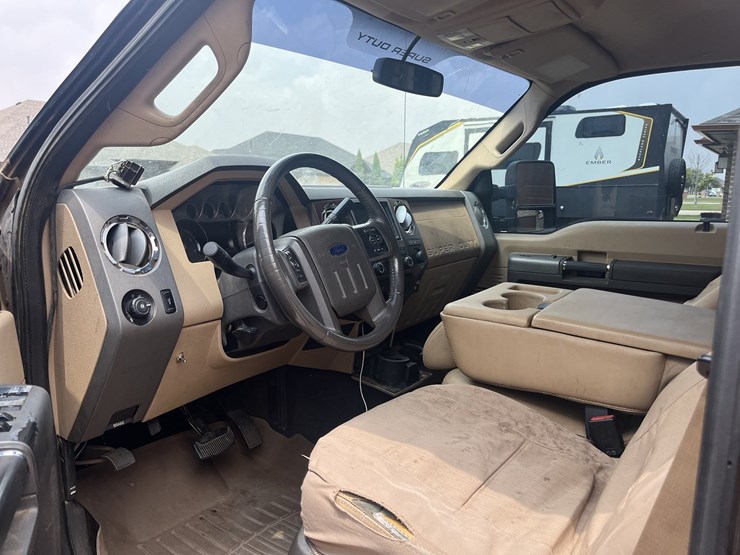2011-ford-f250-lariat-image-11
