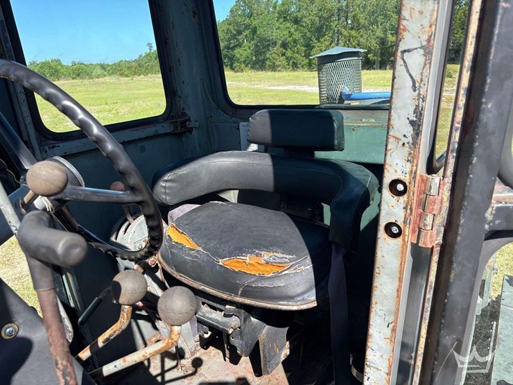 1986-deere-570a-image-29