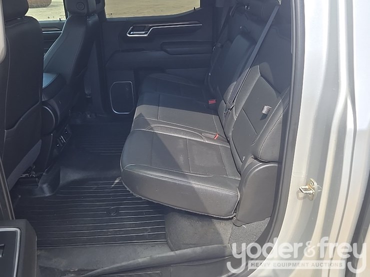 2022-chevrolet-1500-image-23