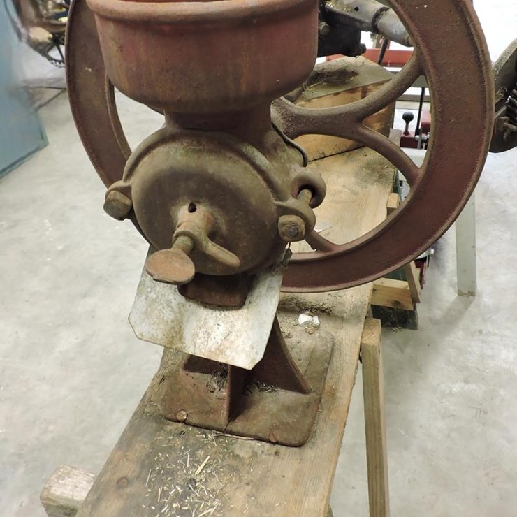 VINTAGE, NO. 2 HAND CRANK BURR MILL, W/PRIMITIVE A