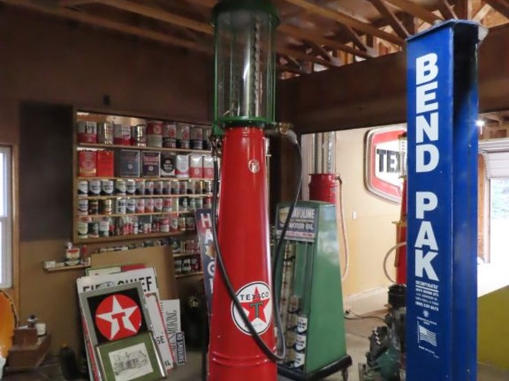 g&b-upright-visible-10-gallon-gas-pump-with-milk-glass-sky-chief-globe-image-1