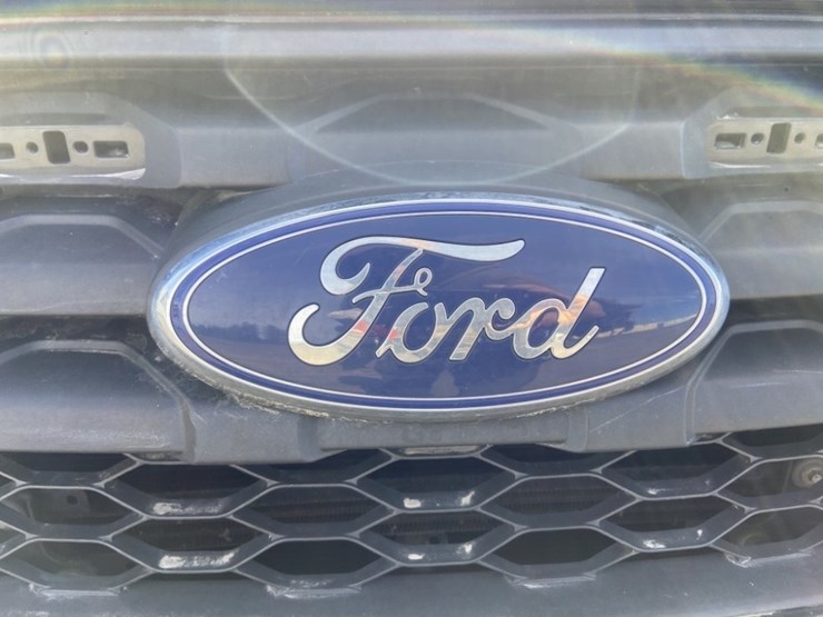2017-ford-explorer-image-9