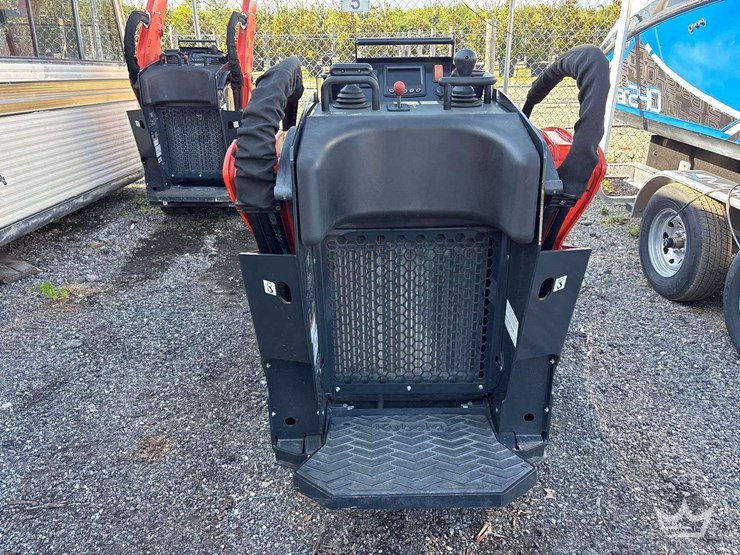 2024-kubota-scl1000-image-47
