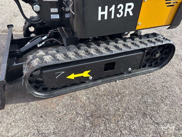 2026-cfg-industrial-h13r-mini-excavator-image-10