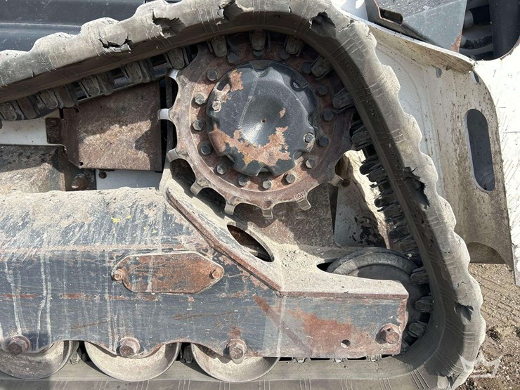 2021-bobcat-t62-image-24