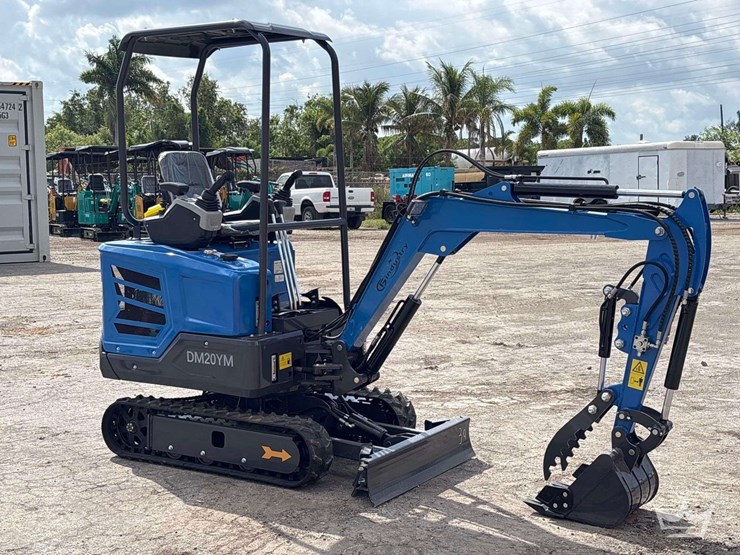 2026-cfg-industrial-dm20ym-mini-excavator-image-2